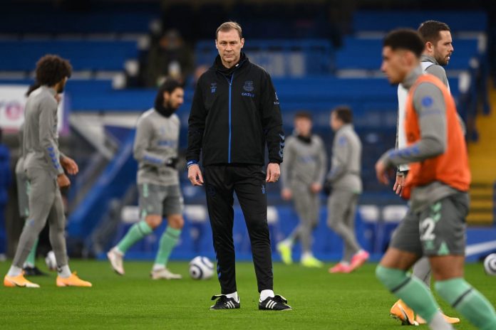Big Dunc throws his hat in the ring for Everton job

