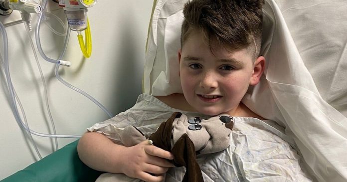 The couple's message about the wedding invites them to hear that their son, 10, is fighting a brain tumor

