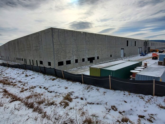 Massive FedEx distribution complex grows in Kirkwood

