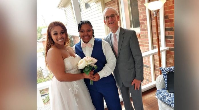 Charlotte couple takes advantage of once-in-a-lifetime day
