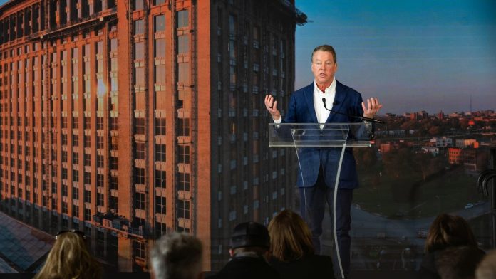 Ford invests $1 billion in Michigan Central Station

