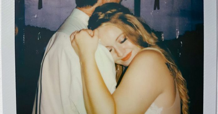 Some Couples Use Fewer Professional Photographers on Their Wedding Day
