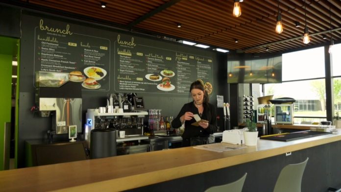 Staff shortages causing restaurants to turn away diners
